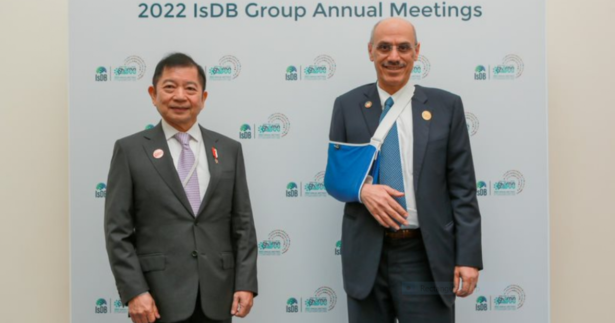 H.E. the IsDB President had a Meeting with H.E. the Minister of ...